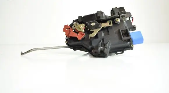 Audi A8 S8 D3 4E Front door lock 4E1837016