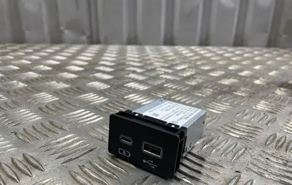 USB socket connector