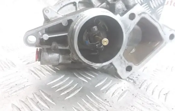 Ford Mondeo Mk III Vacuum pump X57Q2A451BH 72245410C 03T08600542