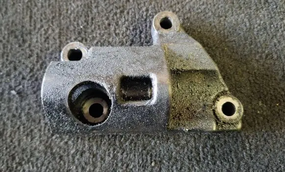 BMW 5 E39 Generator/alternator bracket 