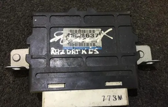 Mitsubishi Pajero Gearbox control unit/module MR528637