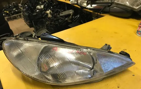 Peugeot 206 Headlight/headlamp