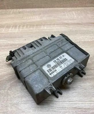Volkswagen Golf III Engine control unit/module ECU 030906027AA 0261204617 WITHPLUG