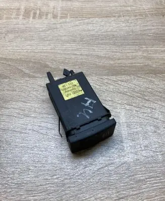 Audi A4 S4 B5 8D Windscreen/window heater switch 4D0941503