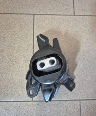 Hyundai i40 Engine mount bracket 218303Z600
