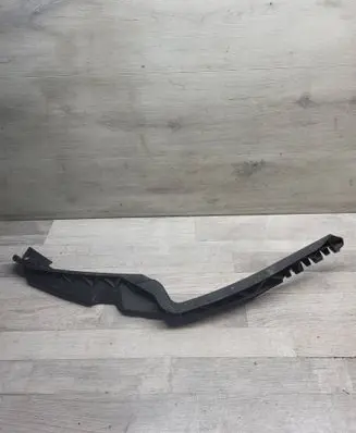 Skoda Octavia Mk2 (1Z) Front bumper mounting bracket 1Z0807184D