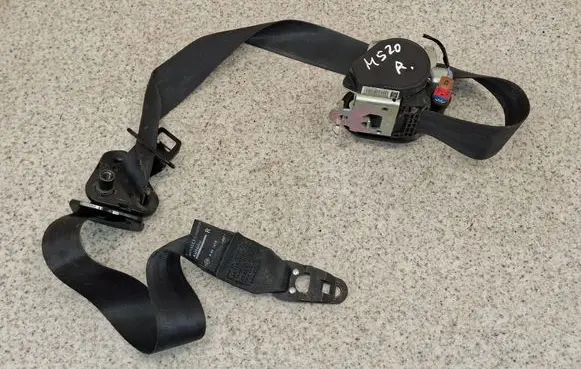 Renault Captur Front seatbelt 868843983R 11112014