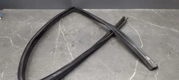 Mercedes-Benz E W124 Front door glass trim molding 