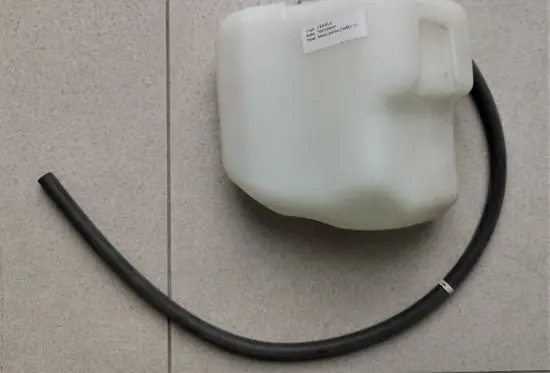Toyota Camry Coolant expansion tank/reservoir 1647028060 16470-28060