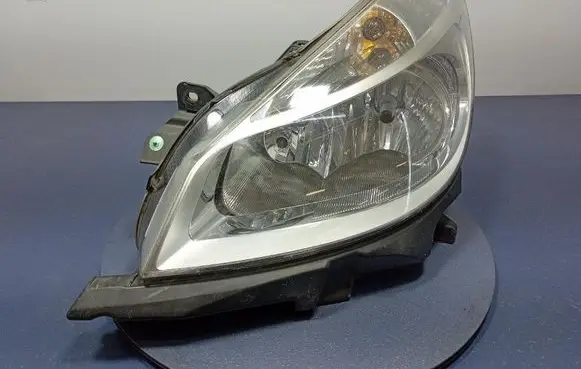 Renault Clio III Headlight/headlamp 7701061071