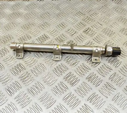 BMW 3 E90 E91 Fuel main line pipe 7537319 55PP1101