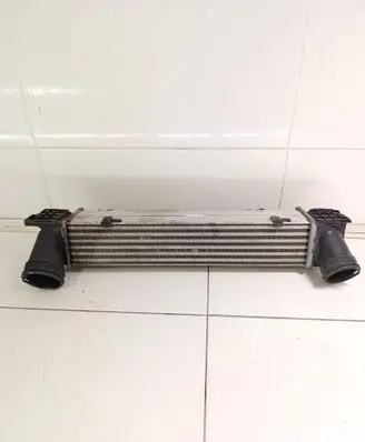 BMW 3 E90 E91 Intercooler radiator 779878802 3296399