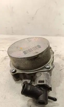 Mercedes-Benz C W205 Vacuum pump 146503760R