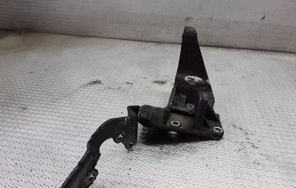 Chrysler Voyager Power steering pump mounting bracket 4612520
