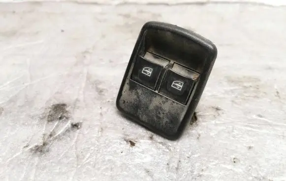 Renault Trafic III (X82) Electric window control switch 254118722R 10023903