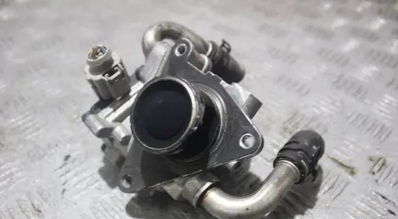 Volkswagen Caddy EGR valve 04L131501RV110