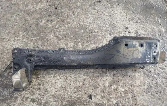 Toyota Corolla Verso E121 Front subframe