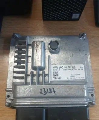 Seat Leon (5F) Engine control unit/module 04L907445 28471862
