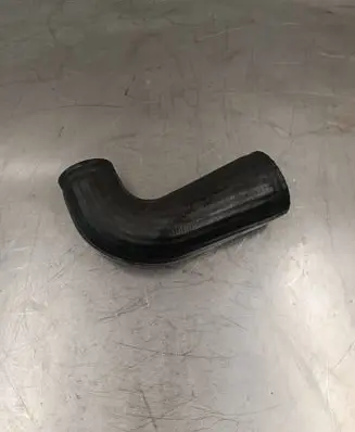 Volvo XC90 Intercooler pipe mounting bracket