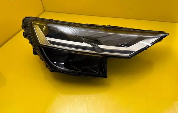 Audi Q8 Headlight/headlamp 4M8941034