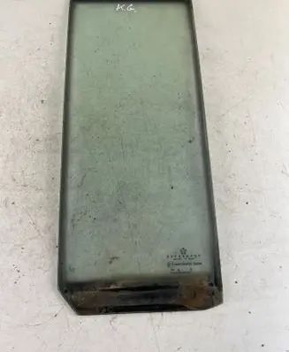 Jeep Cherokee XJ Rear vent window glass 