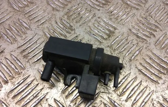 BMW 1 E82 E88 Turbo solenoid valve