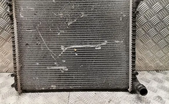 Audi A2 Coolant radiator 8z0121251d