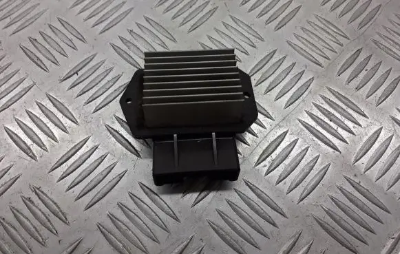 Toyota Avensis Verso Heater blower fan relay 499300-2121