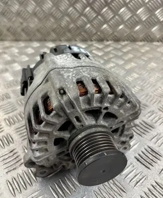 Audi A4 S4 B8 8K Generator/alternator 03L903017B
