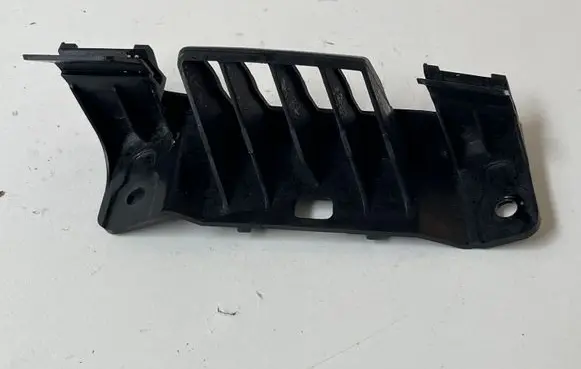 KIA Carens II Front bumper mounting bracket 865511D000