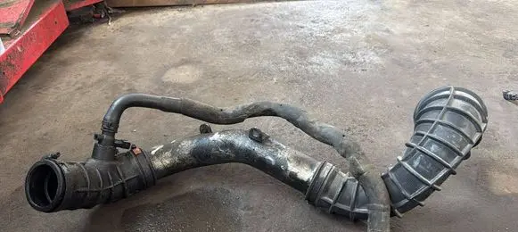 Volvo V70 Air intake hose/pipe 08634143