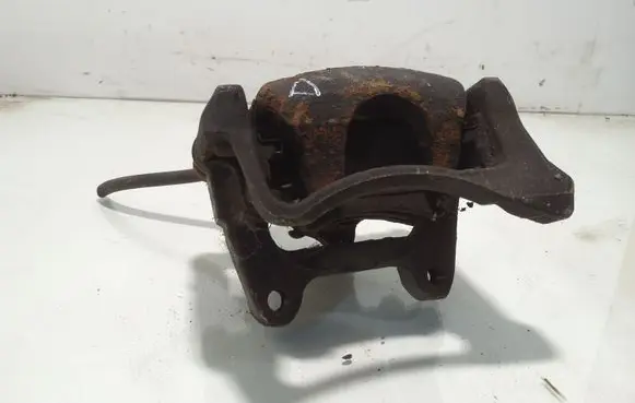 Volkswagen PASSAT B7 Rear brake caliper