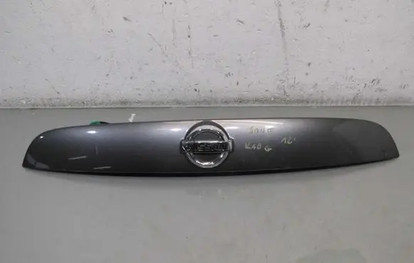 Nissan Juke I F15 Tailgate handle with camera 
