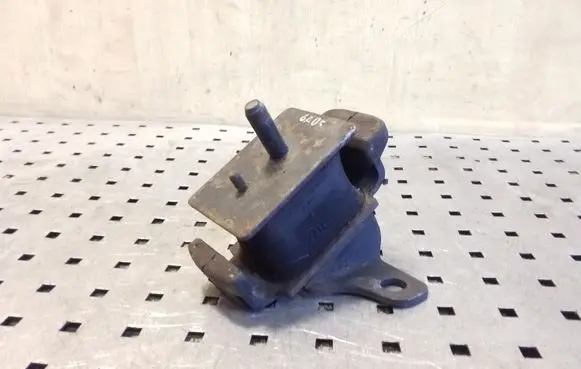 KIA Sportage Engine mount bracket 218123E250
