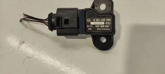 Audi A6 S6 C6 4F Air pressure sensor 0261230095 03C906051