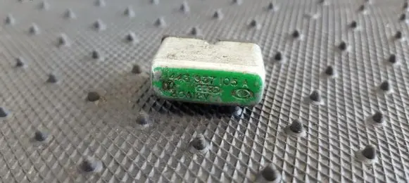 Volkswagen Golf IV Other relay 443937105A