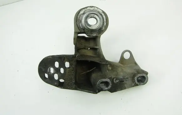 Audi A4 S4 B6 8E 8H Engine mounting bracket 8E0199351