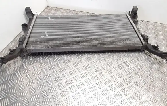 Renault Laguna III Coolant radiator 214100005R M6707001 0005761