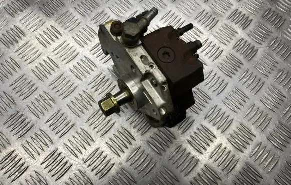 Peugeot 206 Fuel injection high pressure pump 9637317380