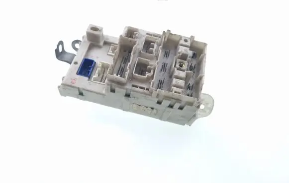 Toyota RAV 4 (XA20) Fuse module 3B130751 8273342060