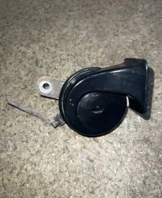 BMW 5 E39 Horn signal 703881157