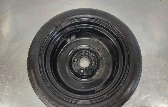 Volkswagen Golf III R15 spare wheel 535601025A