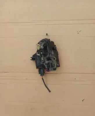Seat Toledo II (1M) Front door lock