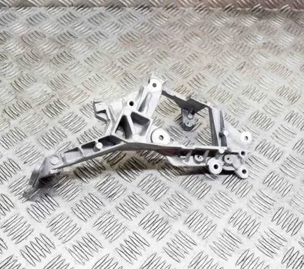 Jaguar E-Pace Engine mounting bracket G4D39L456DC