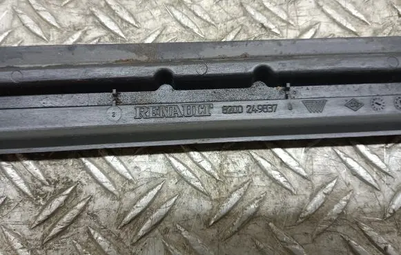 Renault Modus Intercooler air guide/duct channel 8200249837
