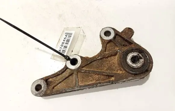 Volvo S40 Engine mounting bracket