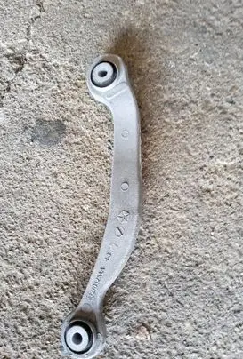 Dodge Challenger Rear control arm 68210525AA