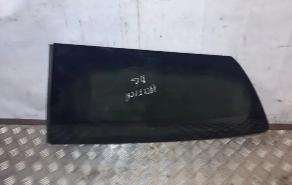 Chrysler Pacifica Rear side window P68238494AC