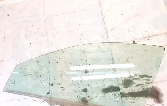 Honda Accord Front door window glass four-door 43r00035 as2