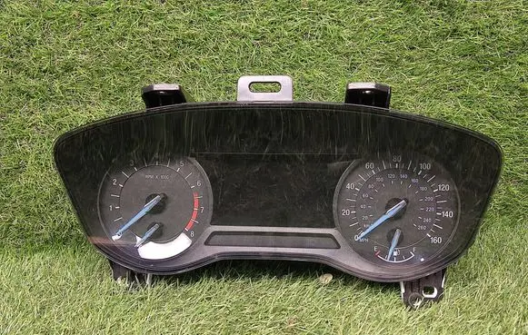 Ford Fusion II Speedometer (instrument cluster) FS7T10849ED